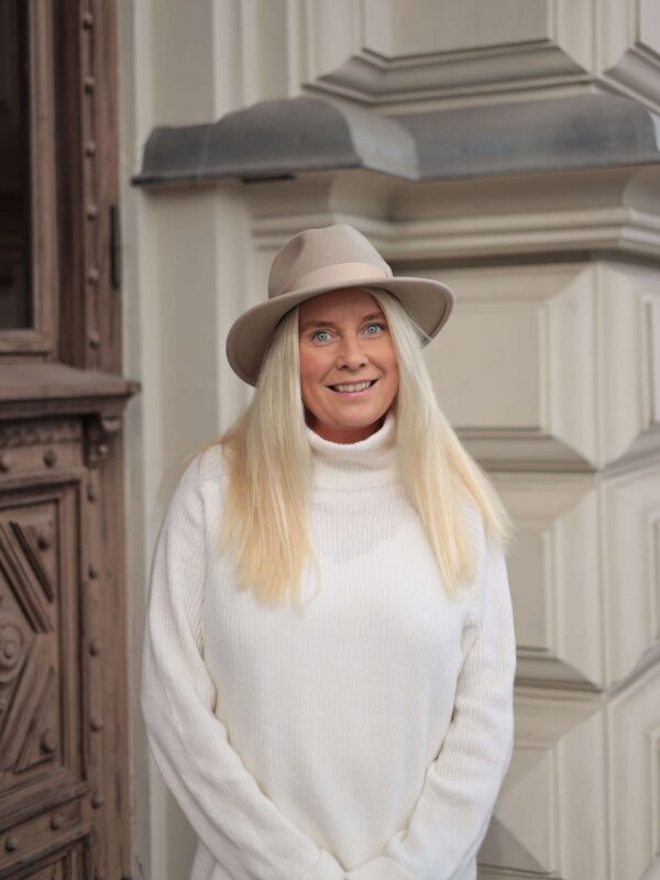 Laadukas villahuopahattu vaaleanbeige